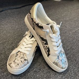 Steve Madden Women’s Snake Print, Suede and Leather, Star Sneakers. Size 9, New.